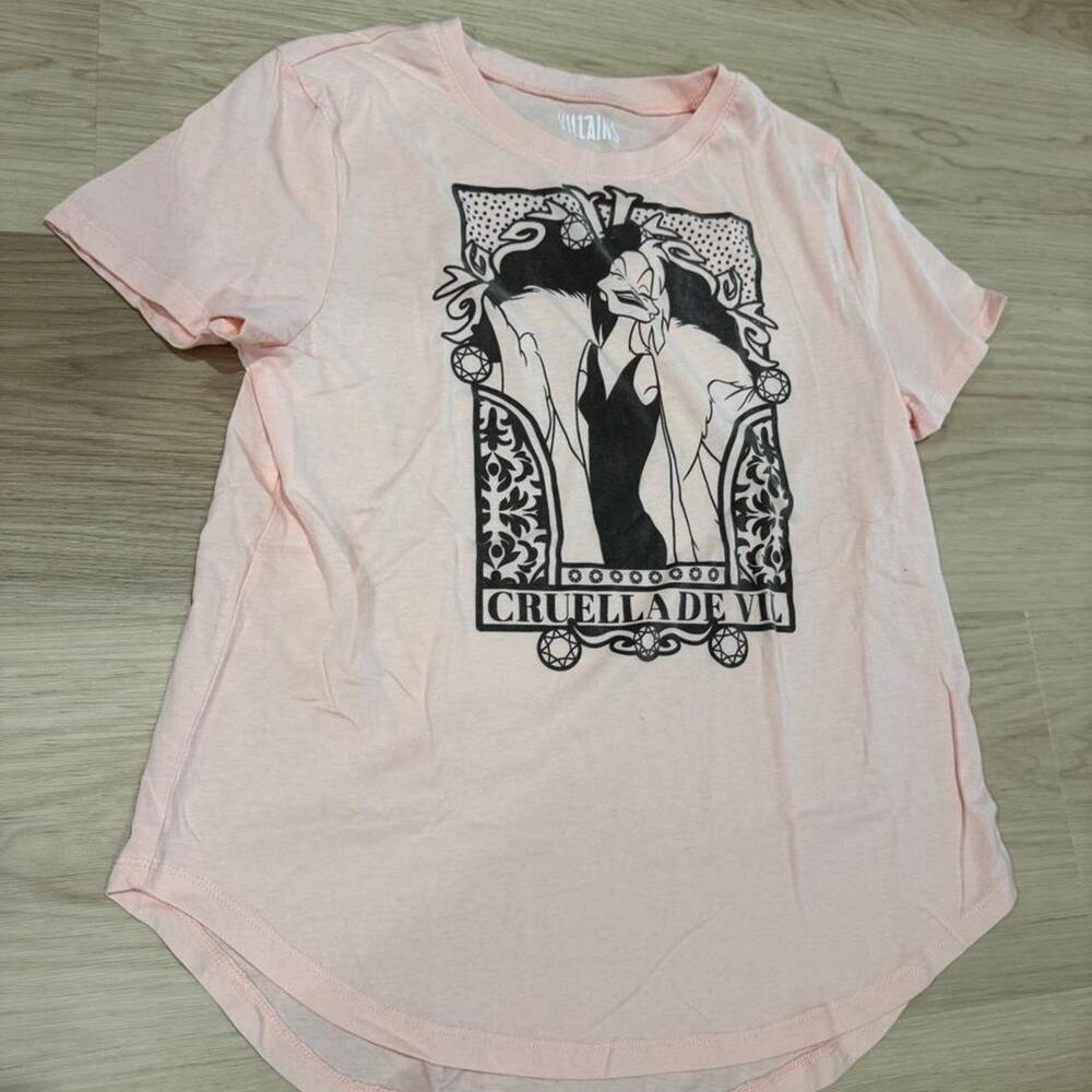 Disney Villains pink Cruella De Vil tee Kids Size L